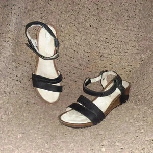 MERRELL-Revalli Aura Black Leather Strappy Cork Wedge Sandals-Sz 9-Near Mint